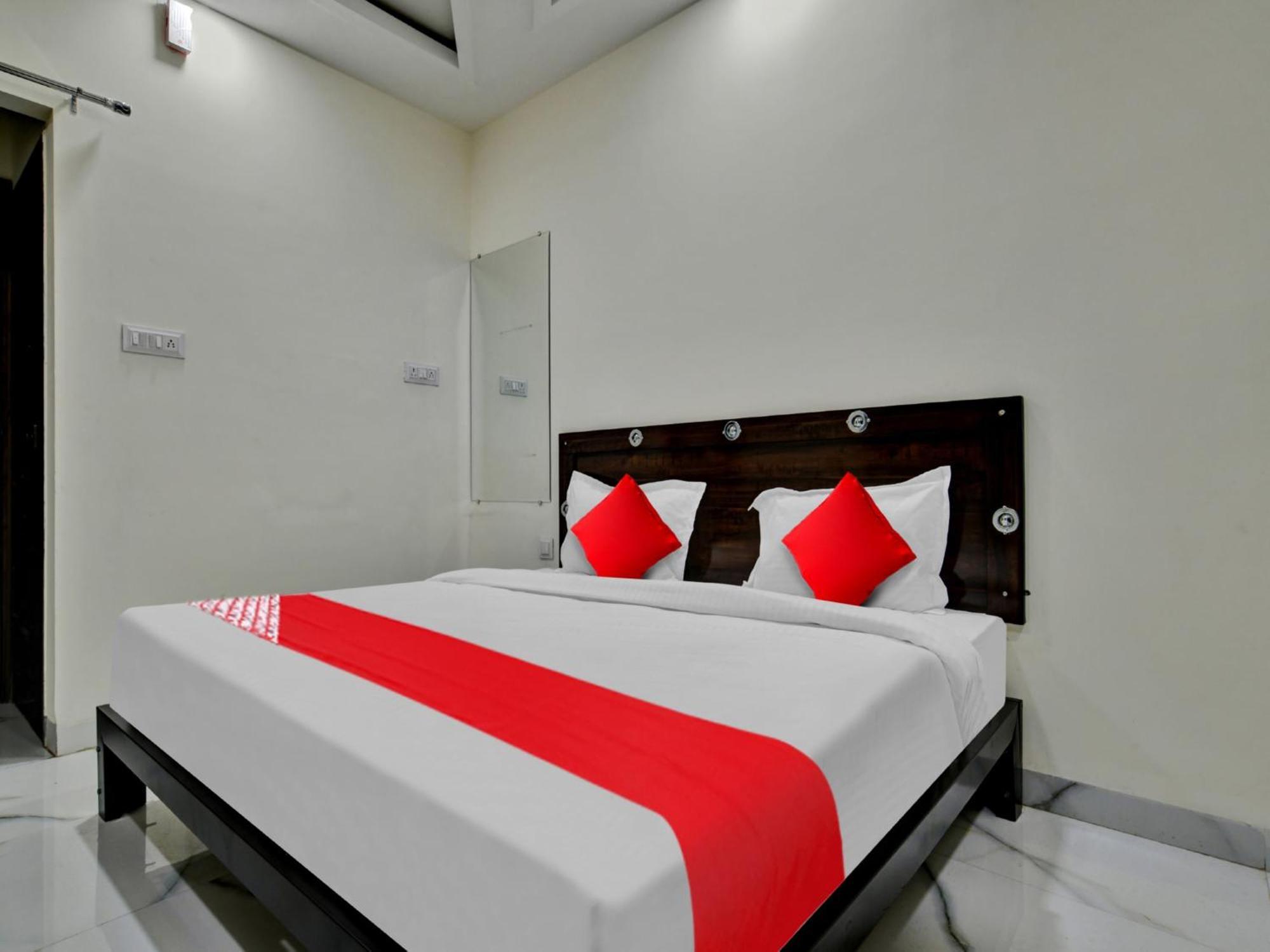 Oyo Dr Greens Hotel Indore